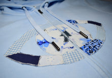 Charger l'image dans la galerie, Sweat zippé "Handmade Eyes" - Bleu pastel